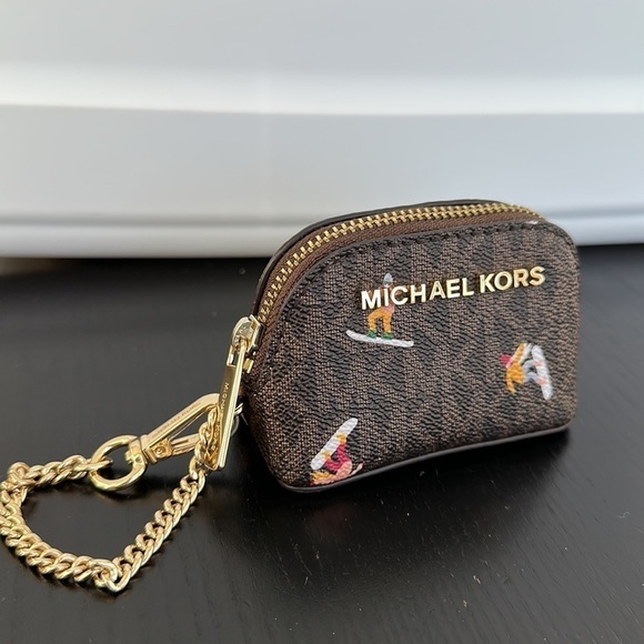Michael Kors Accessories - Michael Kors Jes Set Girls Ski 🎿 AirPod Case coin pouch -any generation AirPods